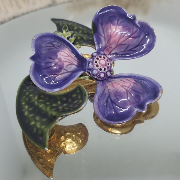 Original Robert Flower Pin - Picture 1 of 3